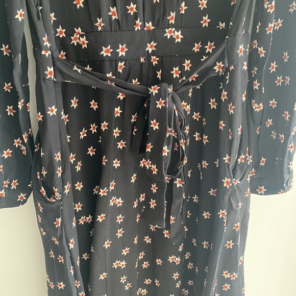 Ruffle detail Patterned Dress with side pockets - Picture 6 of 6